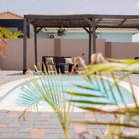 Av Curacao - Centrally Located Spacious Apartment Willemstad Esterno foto
