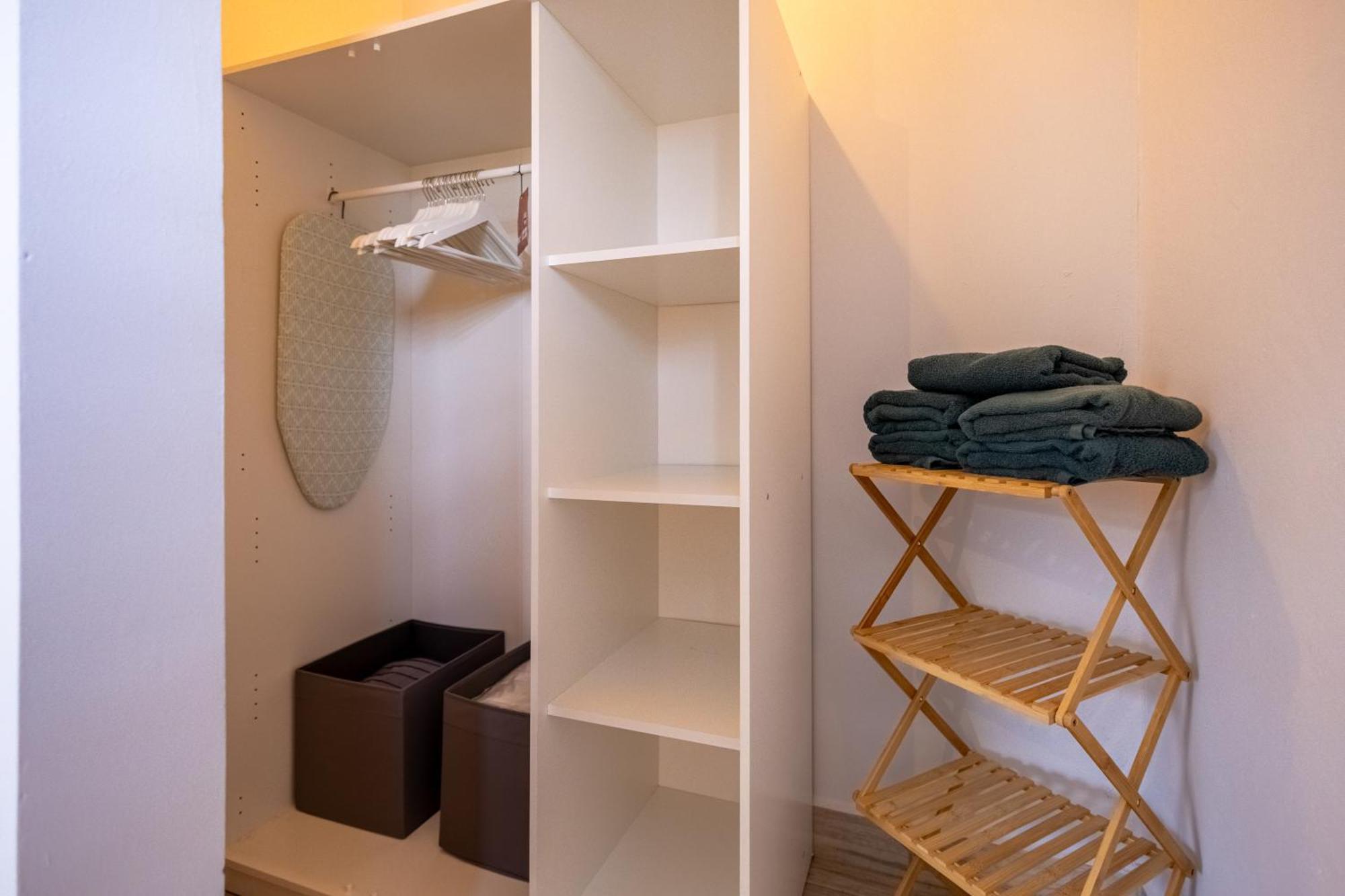 Av Curacao - Centrally Located Spacious Apartment Willemstad Esterno foto